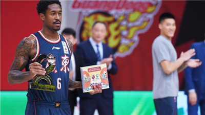 CBA综合:广东小胜广厦 新疆7人得分上双大胜福建