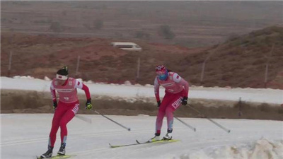 全国越野滑雪锦标赛李馨以53分14秒7的成绩获得第一名 拿下第三金