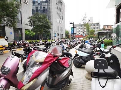 前九月南京已安装电动车充电头约14万个 让职工电动车“吃饱了回家”