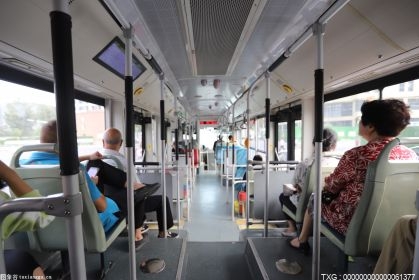 天津市公交车试点安装“智慧信号灯车载提示终端” 