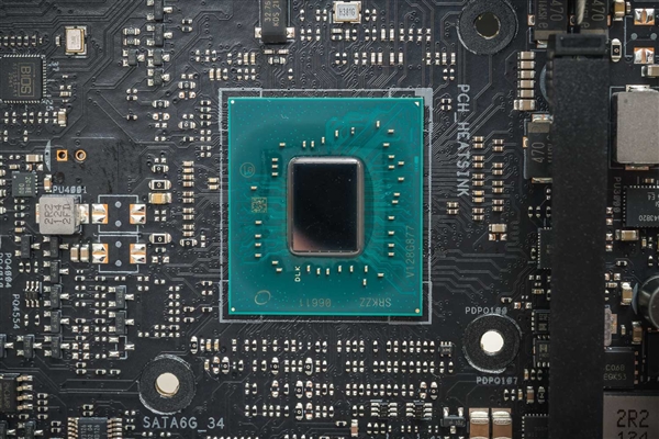 Intel 12代酷睿更换接口背后：Z690主板最终端知识介绍