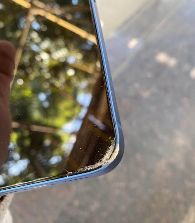 iPhone 14 Pro高清渲染图:高清渲染,打孔前置摄像头空间更大