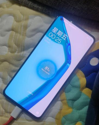 充电速度快如闪电?曝一加10 Pro支持百瓦级超级快充