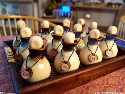 薰衣草精油和什么基础油搭配 薰衣草精油为什么刺鼻