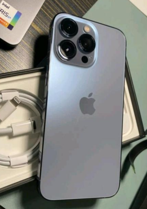 苹果iPhone 14Pro有望使用升级版4800万像素摄像头:可支持8K视频录制