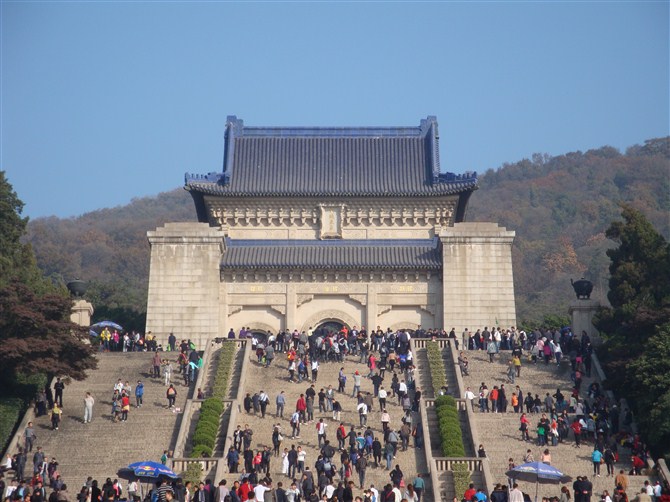 春节期间钟山风景区开放迎客 市民游客可错峰游览