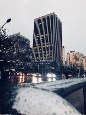 深圳今年首个暴雨红色预警扩展至全市