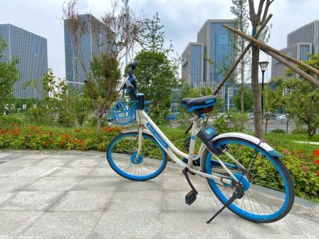 去年哈啰共享单车在天津骑行里程数达3.53亿公里 碳减排约1万吨