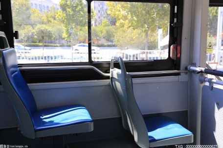 为老年乘客送上一分关爱 南京公交新推出两条“敬老线”81路和555路