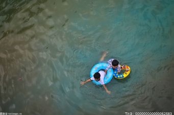 天津大沽口水上“大交管”启动应急预案 火速救起落水人员 